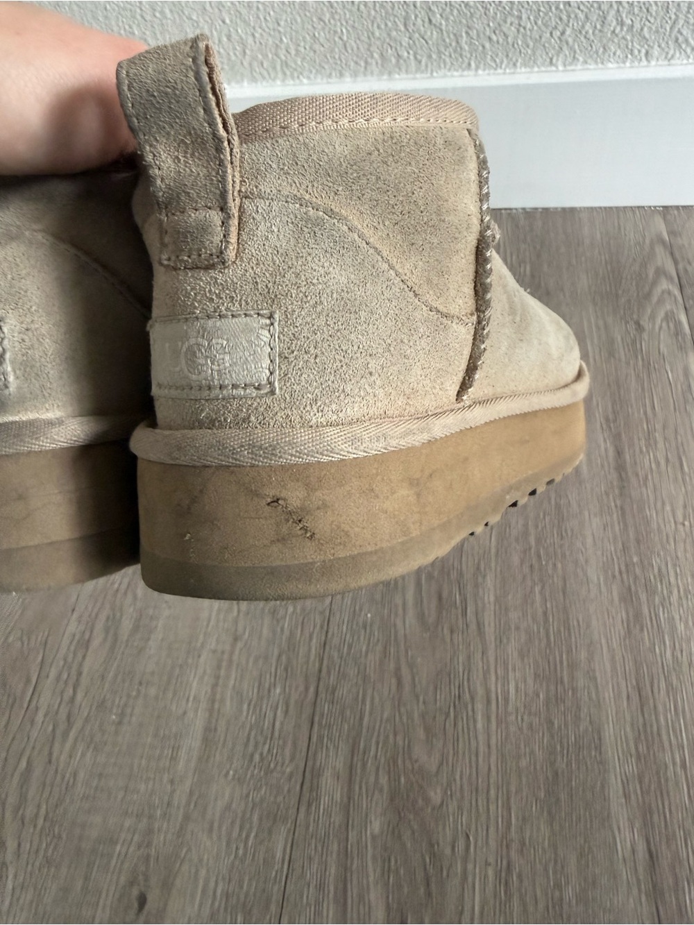 Ugg Platform Mini's In Color "Sand" Women's 6 Kids 4 - Picture 5 of 7